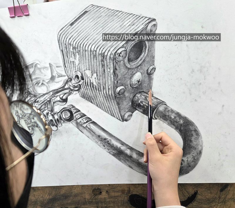 수원미술학원 d77fc83c9c08de7174a8a7119bdcb0ec_1771556678_766.jpg